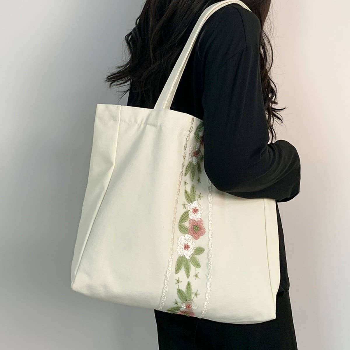 TOTE BAGS CANVAS LARGE WITH EMBROIDERED FLOWER LACE_CWAB2050