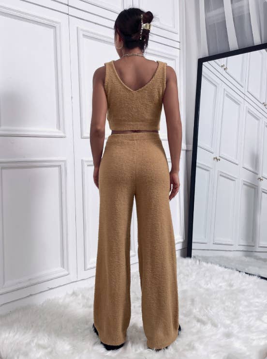 Two-piece V-neck crop top and long pants set