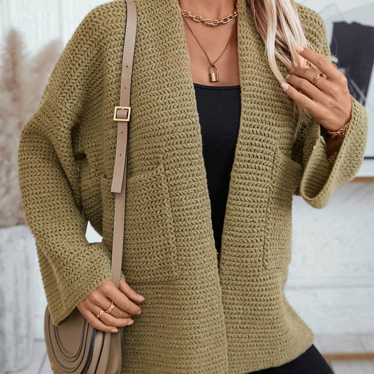 Solid color loose knit cardigan without button