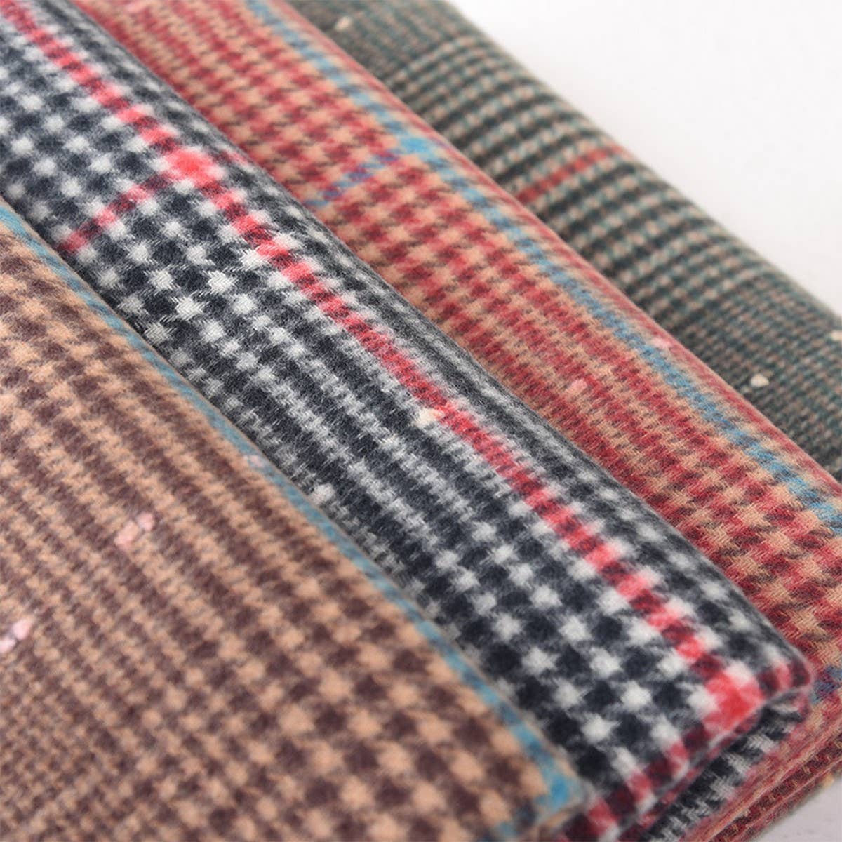 WOMEN COLOR MATCHING PLAID TASSEL WARM SCARF