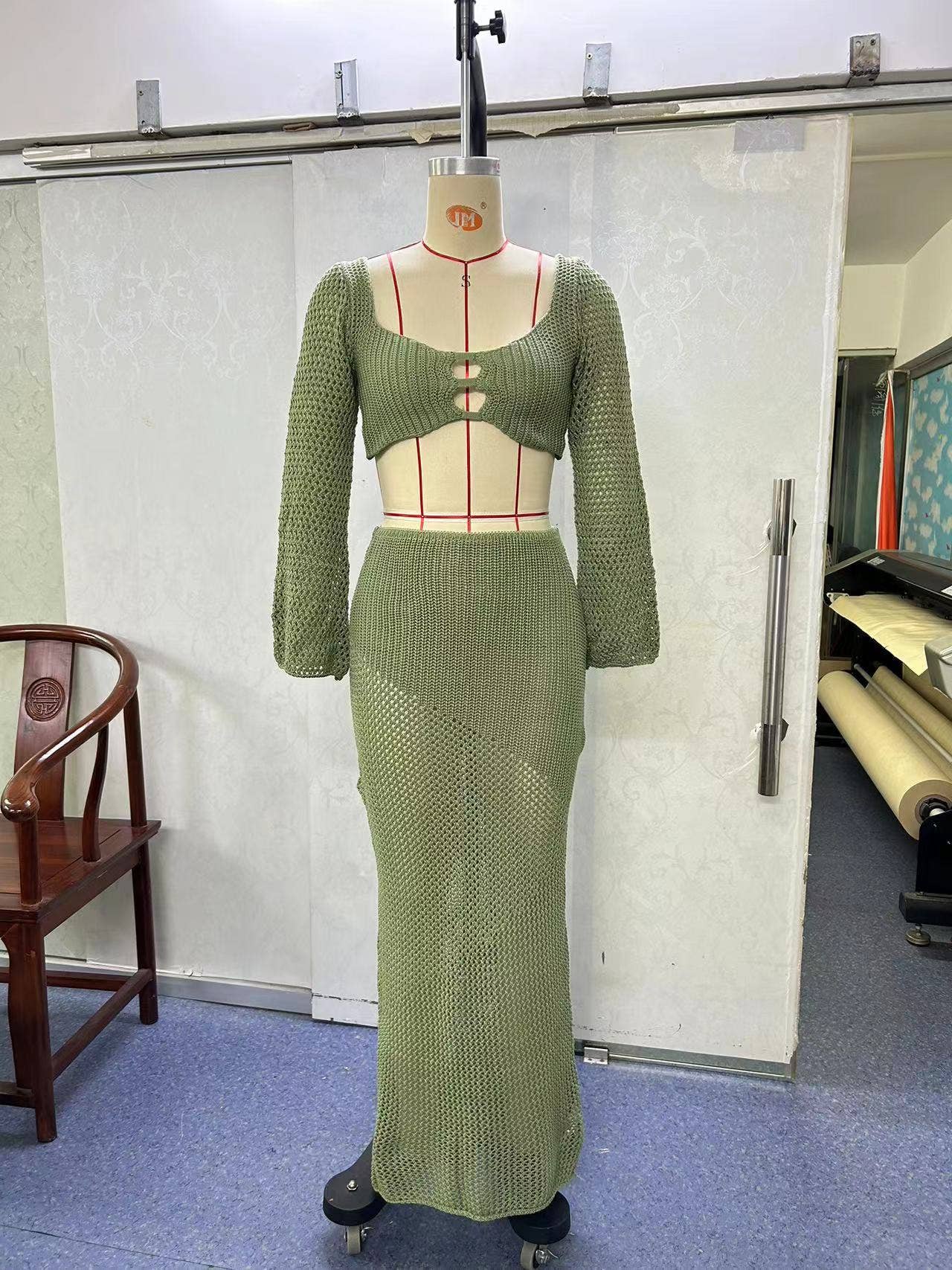 LONG SLEEVED TETHERED HIP KNIT DRESS SET