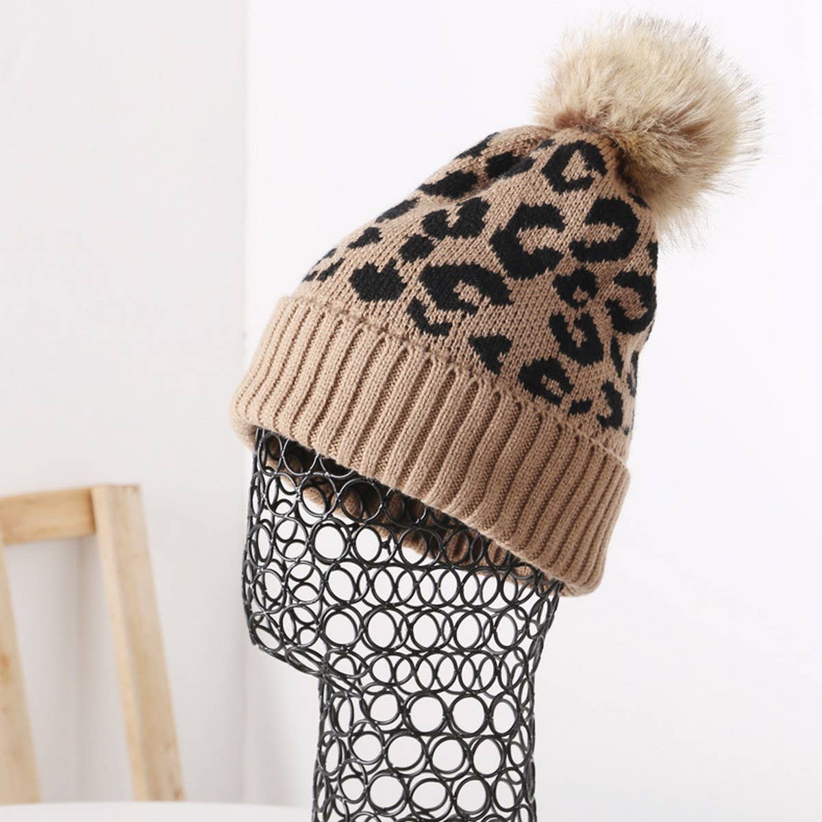 CASUAL WARM LEOPARD FUR BALL PATTERN KNITTED HAT_CWAH2174