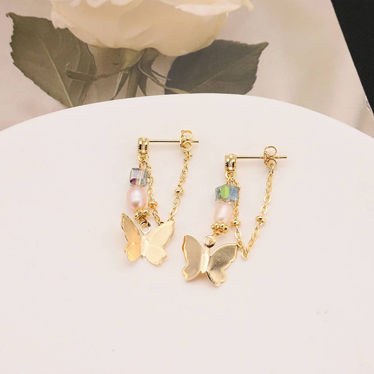 NEW SILVER NEEDLE BUTTERFLY TEMPERAMENT EARRINGS