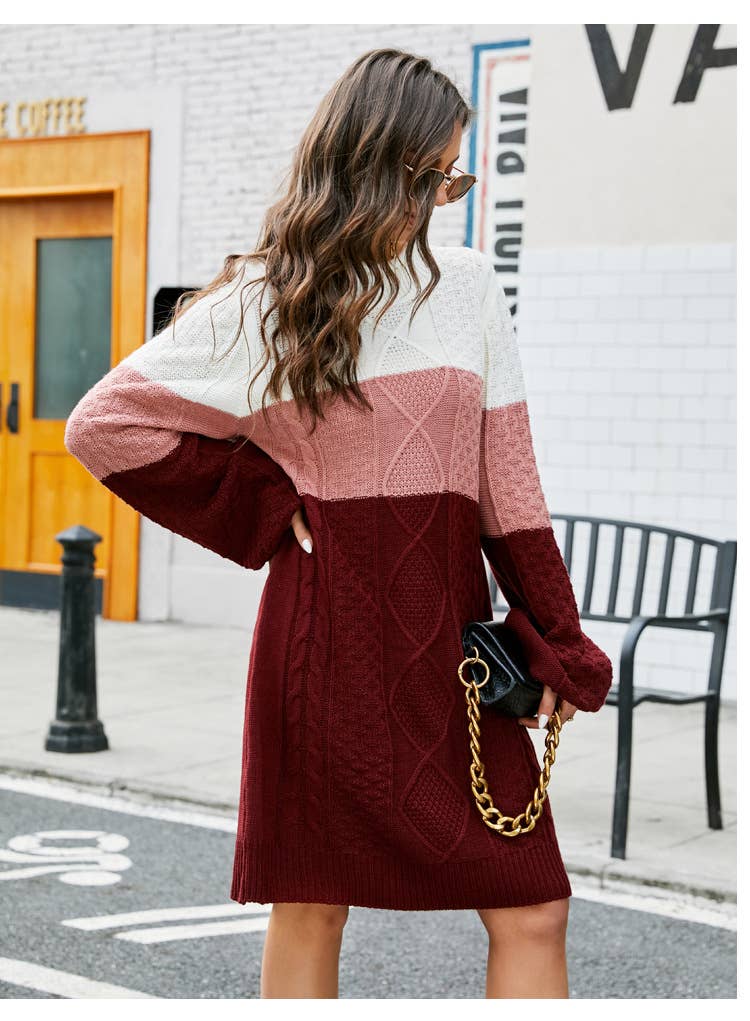 LONG SLEEVE SWEATER DRESS IN CONTRASTING COLORS