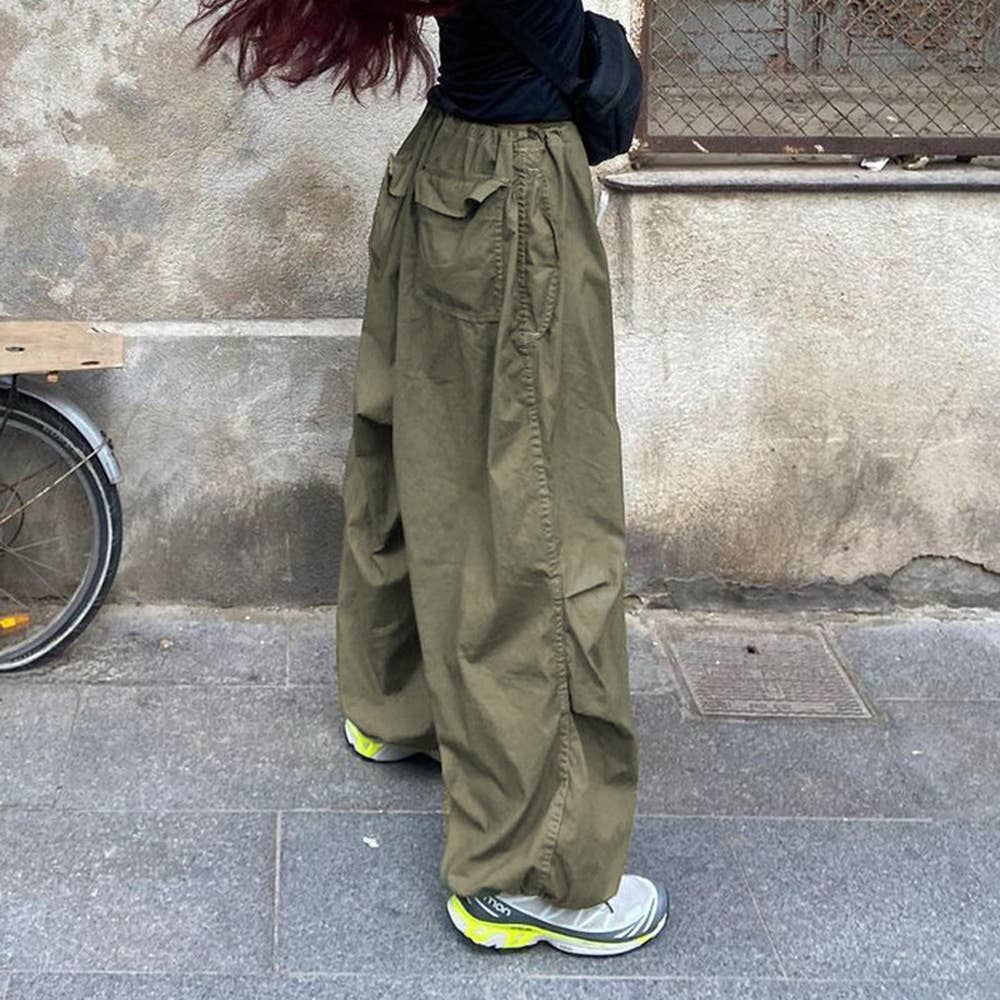 Fashion loose,low-waisted, wide-leg cargo pants