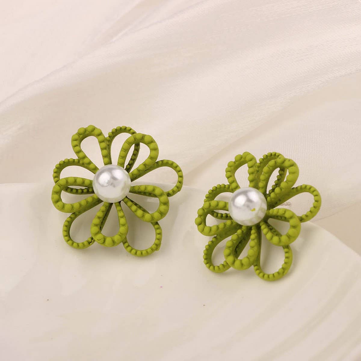 NEW SIMPLE HOLLOW FLOWER ENAMEL EARRINGS