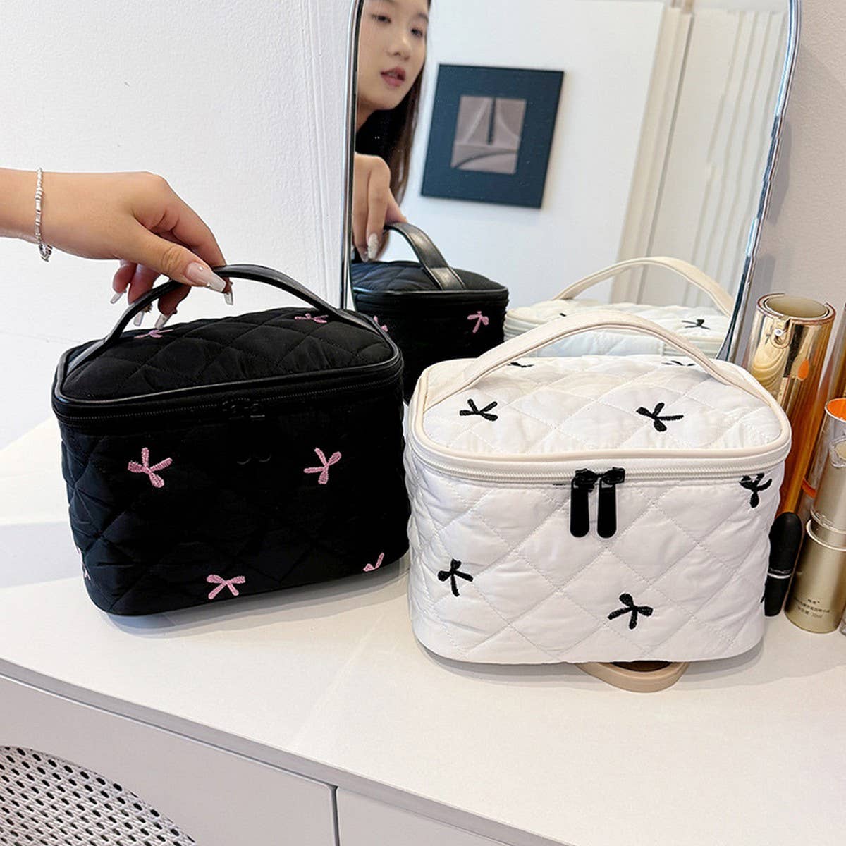 NEW SIMPLE SWEET EMBROIDERED BOW COSMETIC BAG_CWAB4369