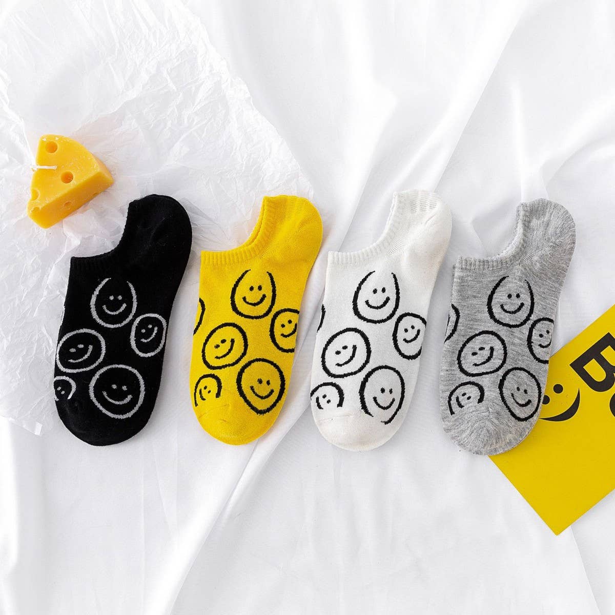 CARTOON BEAR SILICONE ANTI-SLIP BOAT SOCKS_CWMS2023