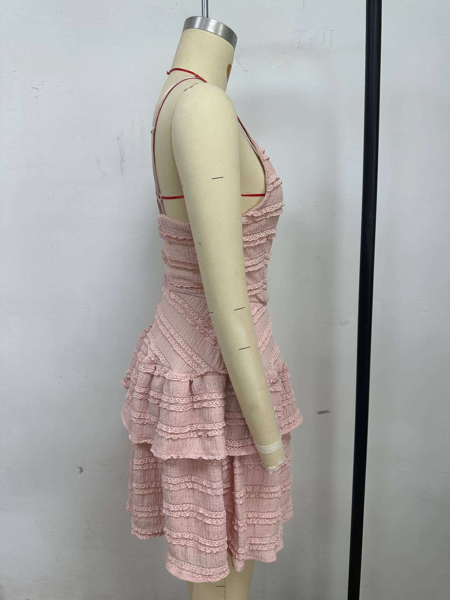 Solid-colored backless sexy halter lace dress