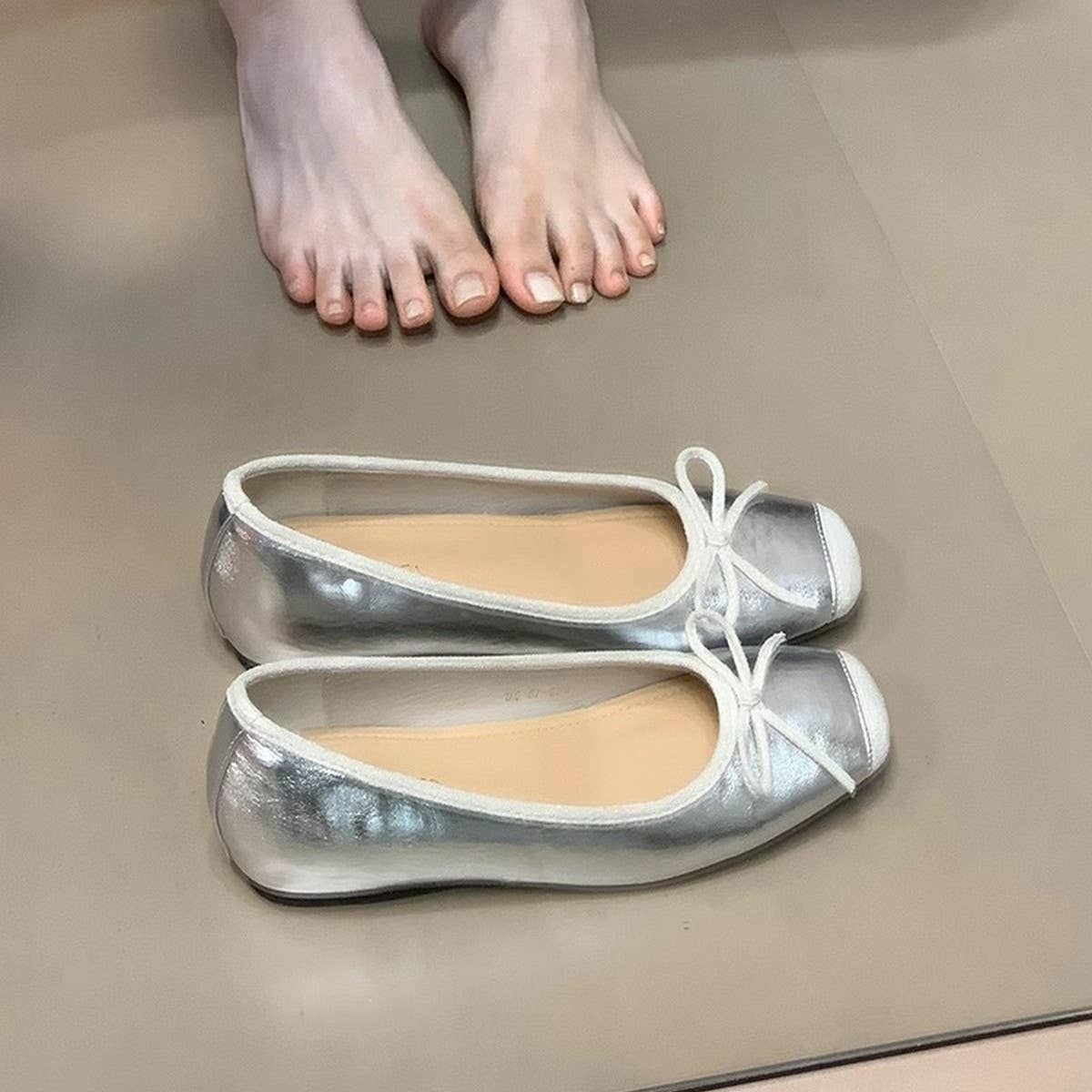 Ballet Mary Janes with Hidden Wedge & Bow_CWSHF0152