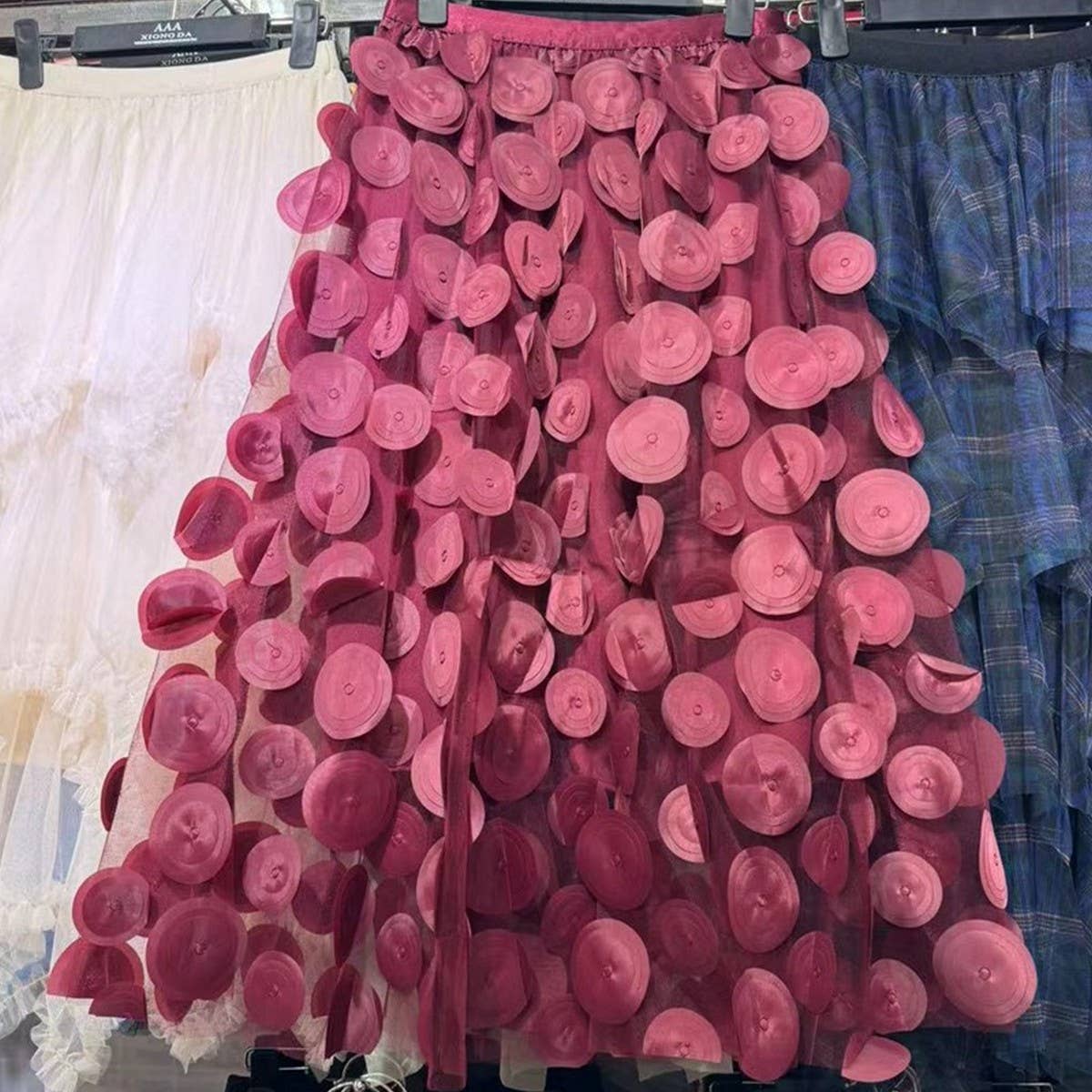 THREE-DIMENSIONAL FLORAL TULLE MESH SKIRT