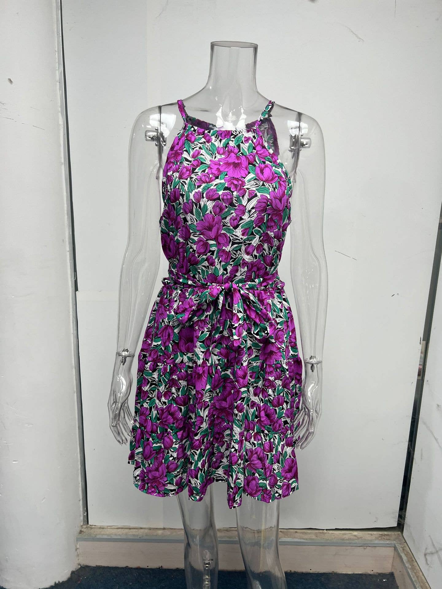 A lace-up ruffled large-swing floral dress