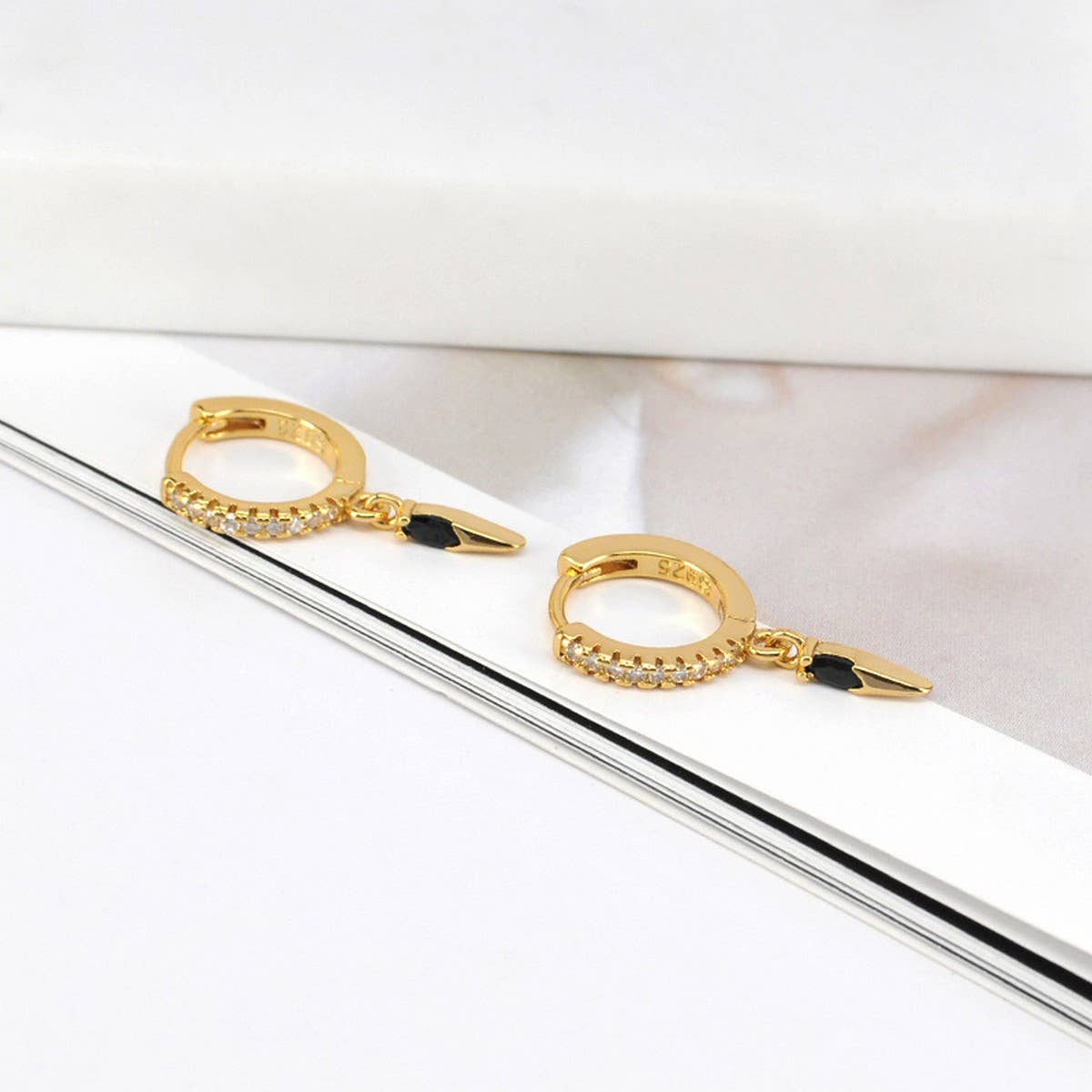 TEMPERAMENT PUNK FASHION RETRO EARRINGS