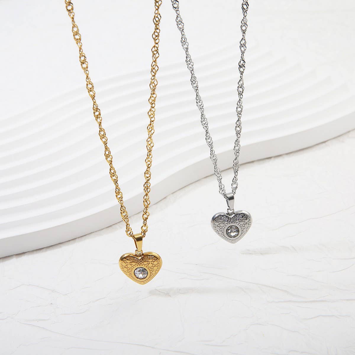 18K Stainless Steel Textured Heart Necklace_CWMM8889