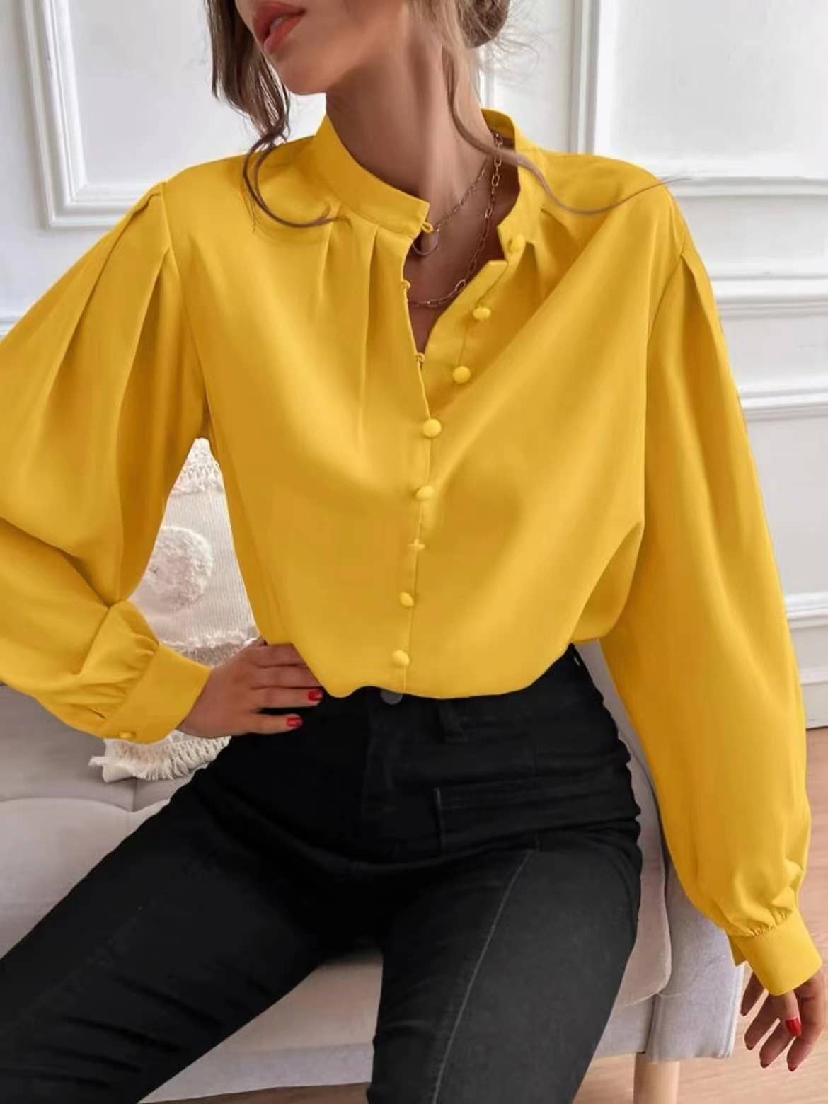 Solid-color long-sleeved single-breasted shirt