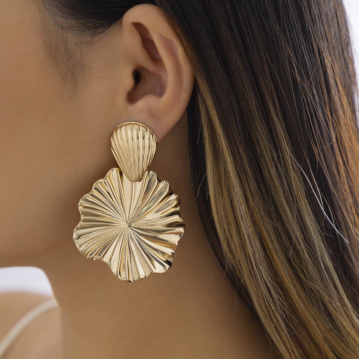 FASHION PERSONALITY COOL STYLE PLEATED EARRINGS_CWMM3197