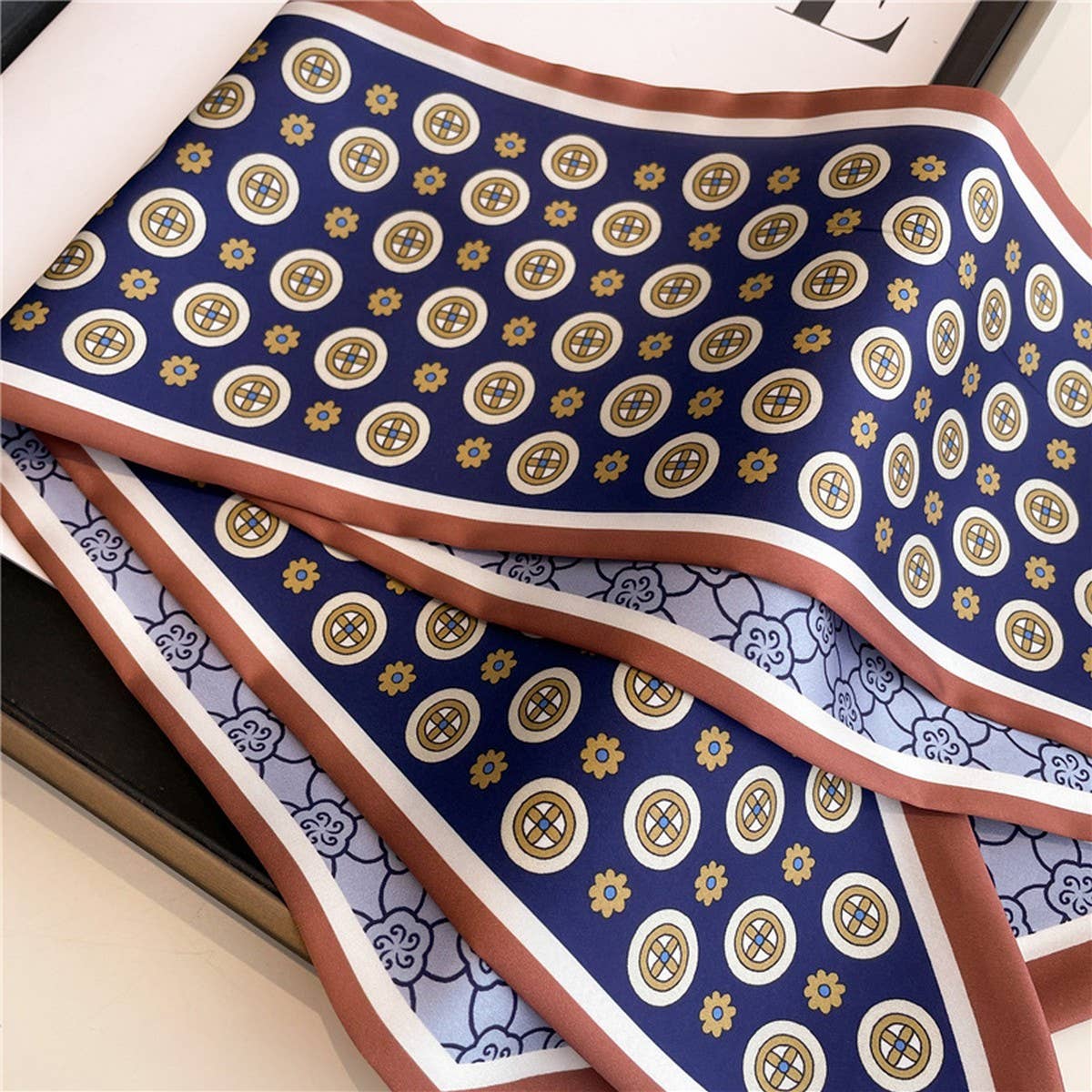 FASHIONABLE AND VERSATILE DOUBLE-LAYER HEAD SCARF_CWASC1513