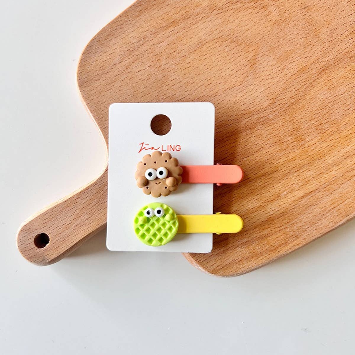 CHILDREN'S COLORFUL BISCUIT HAIRPIN