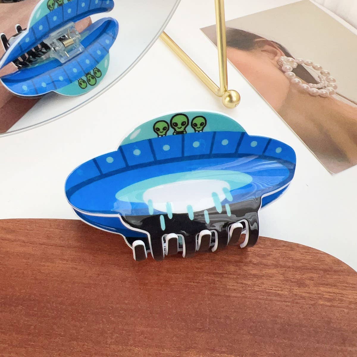 UFO Alien Hair Claw - Cartoon Space Acrylic Clip_CWAHA1495