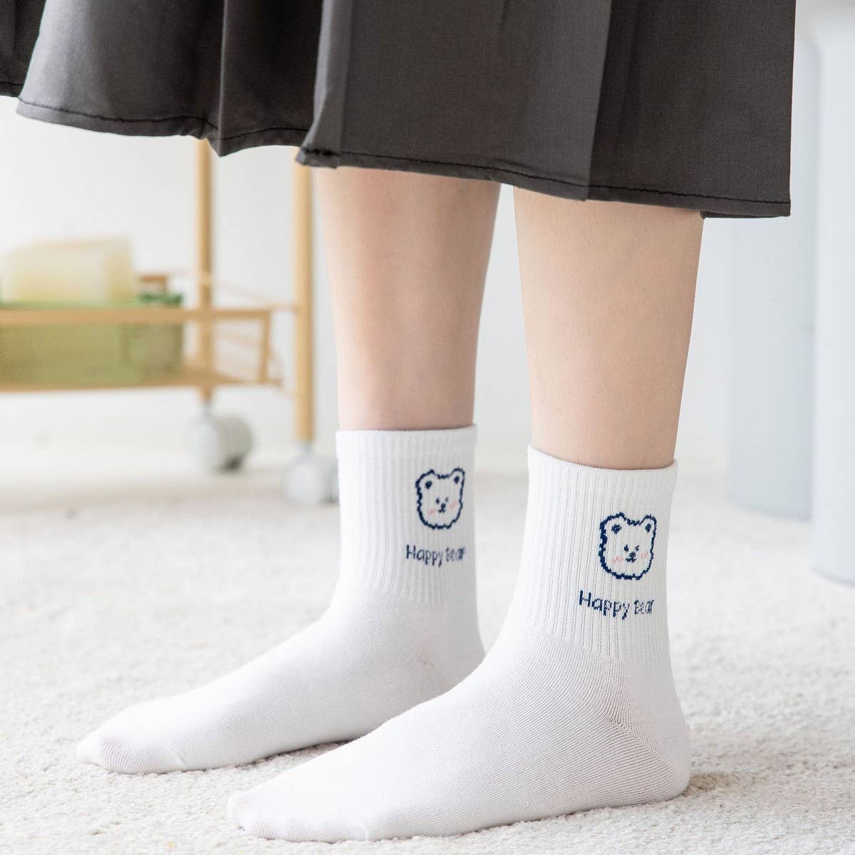 FRESH COLLEGE STYLE BEAR WHITE MID-TUBE SOCKS