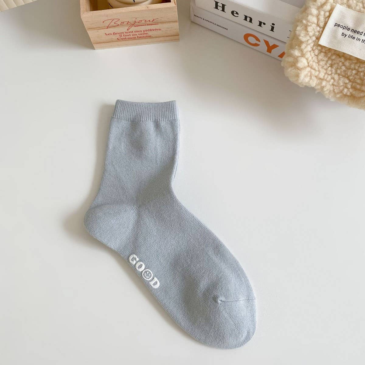 NEW AUTUMN AND WINTER LETTER SMILEY FACE SOCKS