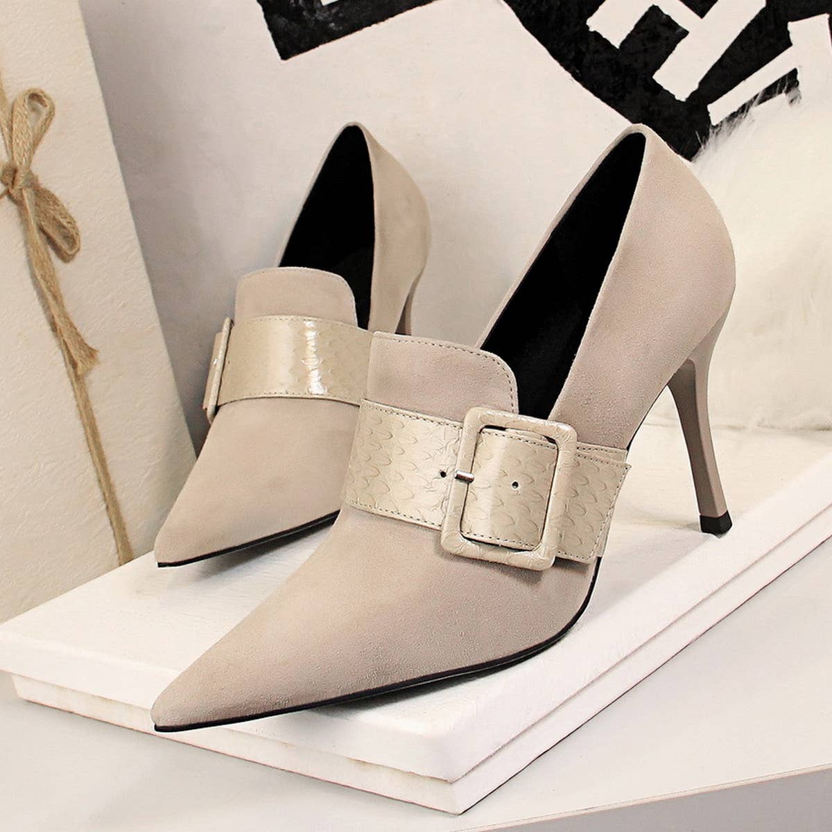 WOMEN DEEP HIGH HEELS WITH BELT BUCKLE