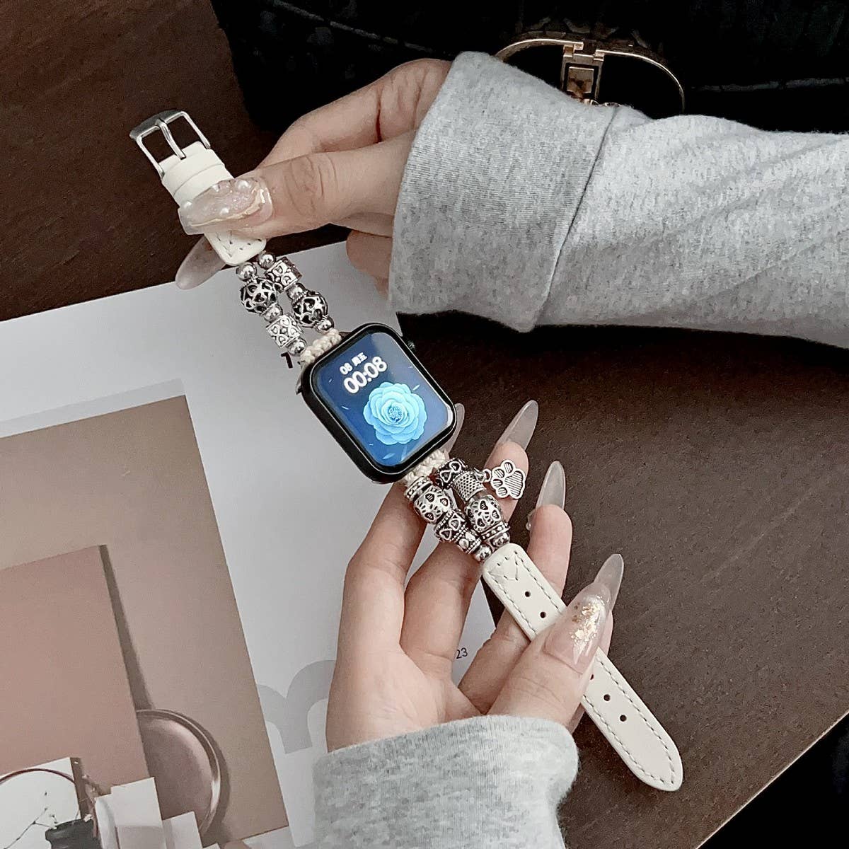 IWATCH9-1 SE DOG PAW ORNAMENT GENUINE LEATHER STRAP