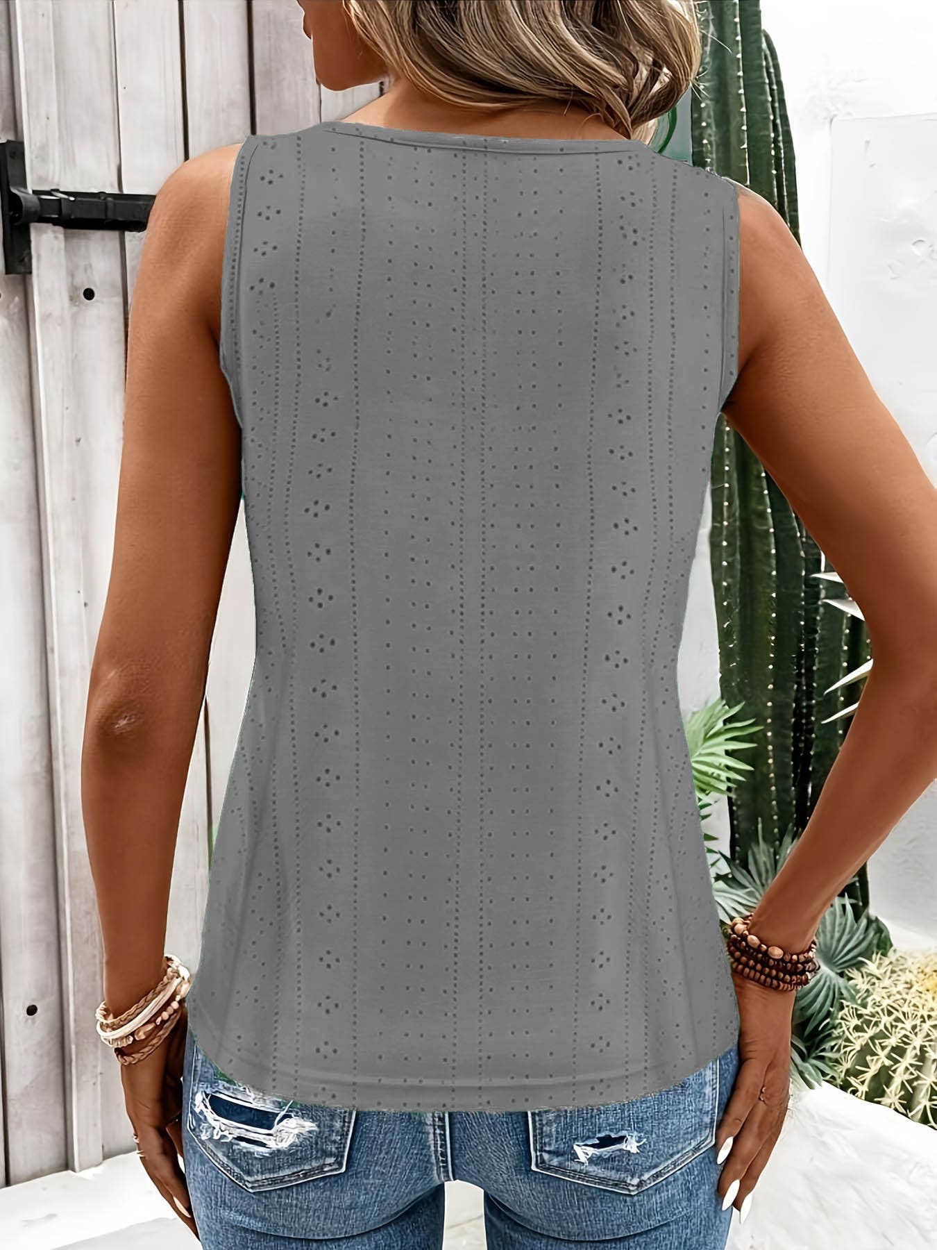 Solid-color V-neck hollowed-out halter top