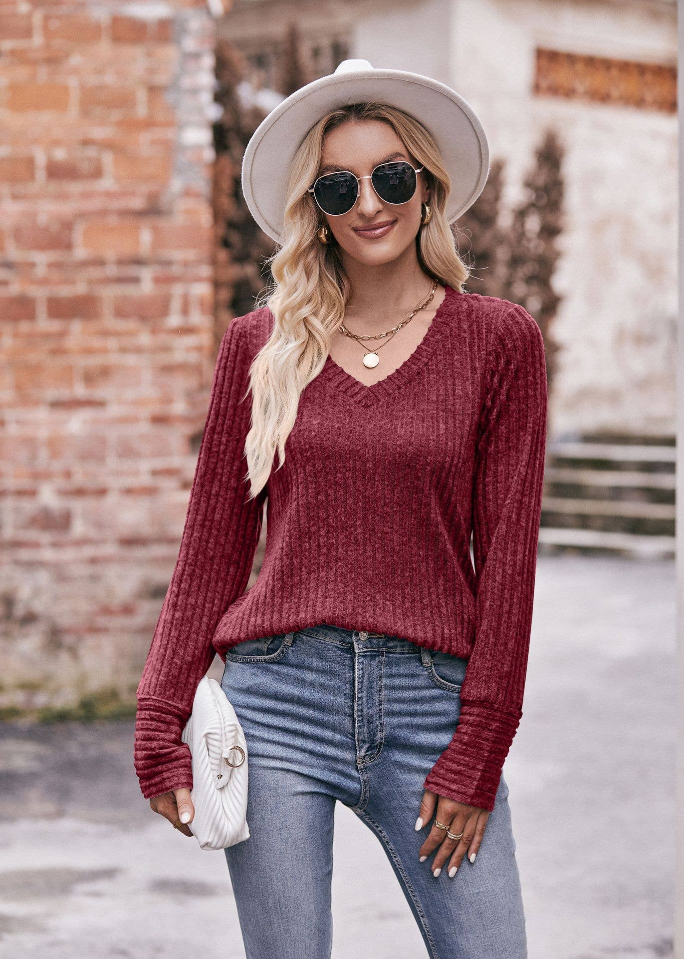 Sharpened pit stripe V-neck fashion T-shirt