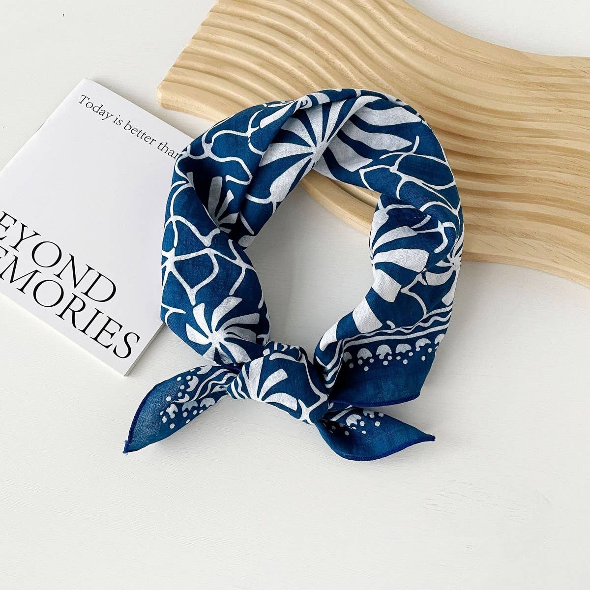 EUROPEAN AND AMERICAN VERSATILE PRINTED HEADSCARF_CWASC0811