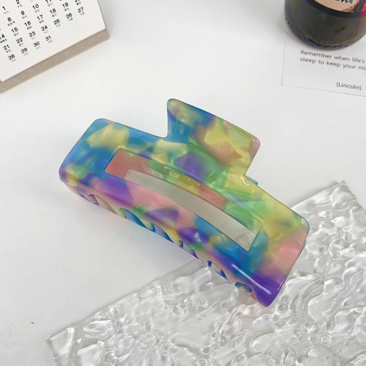 Retro and high-end acetate leopard hair clippers