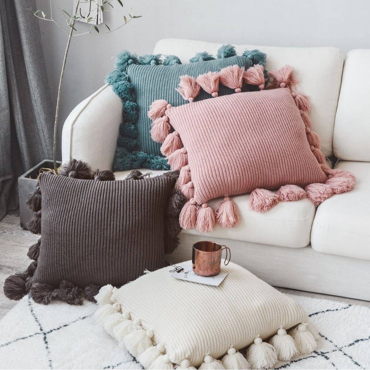 CREATIVE SOLID COLOR TASSEL WOOL THROW PILLOW
