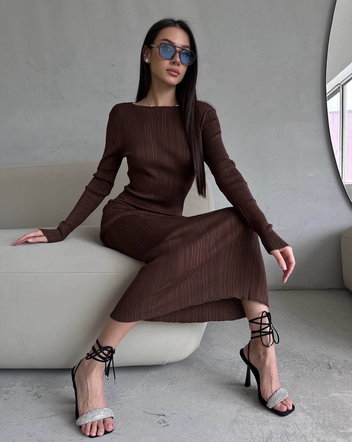 SOLID COLOR ROUND NECK SLIMMING LONG DRESS