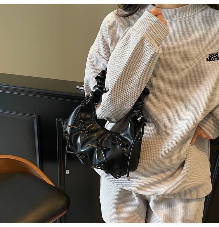 Fashionable pleated bow crossbody bag