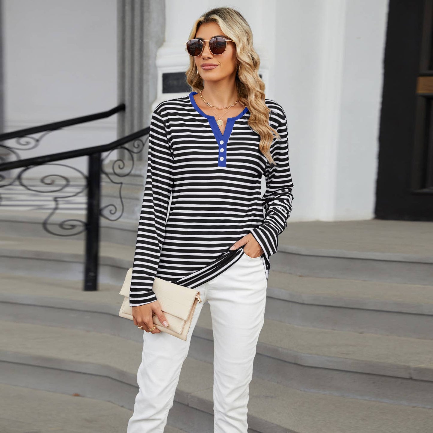 V-NECK LONG SLEEVE T-SHIRT WITH COLOR STRIPES