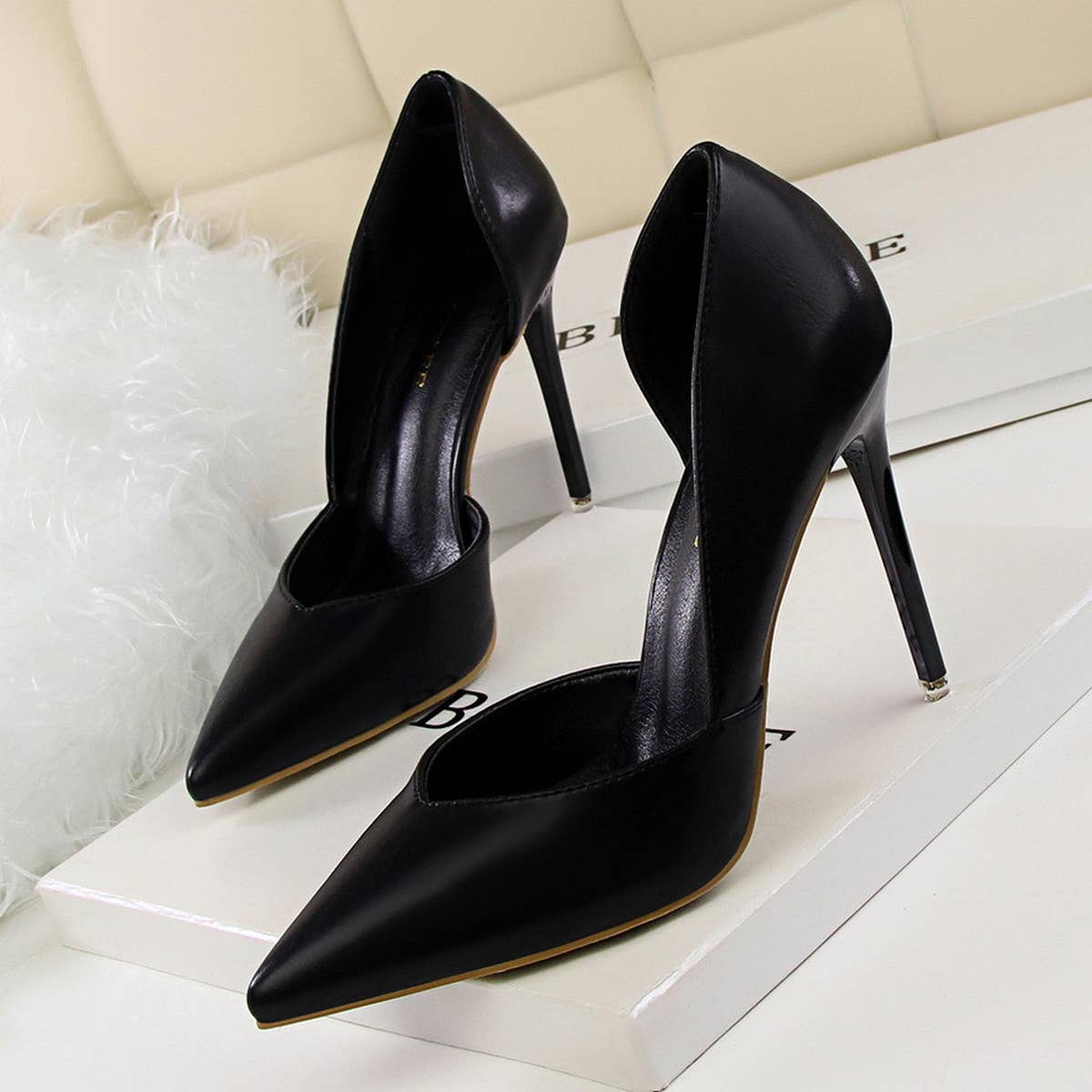 WOMEN SHALLOW-POINTED HOLLOW HIGH-HEELED SHOES