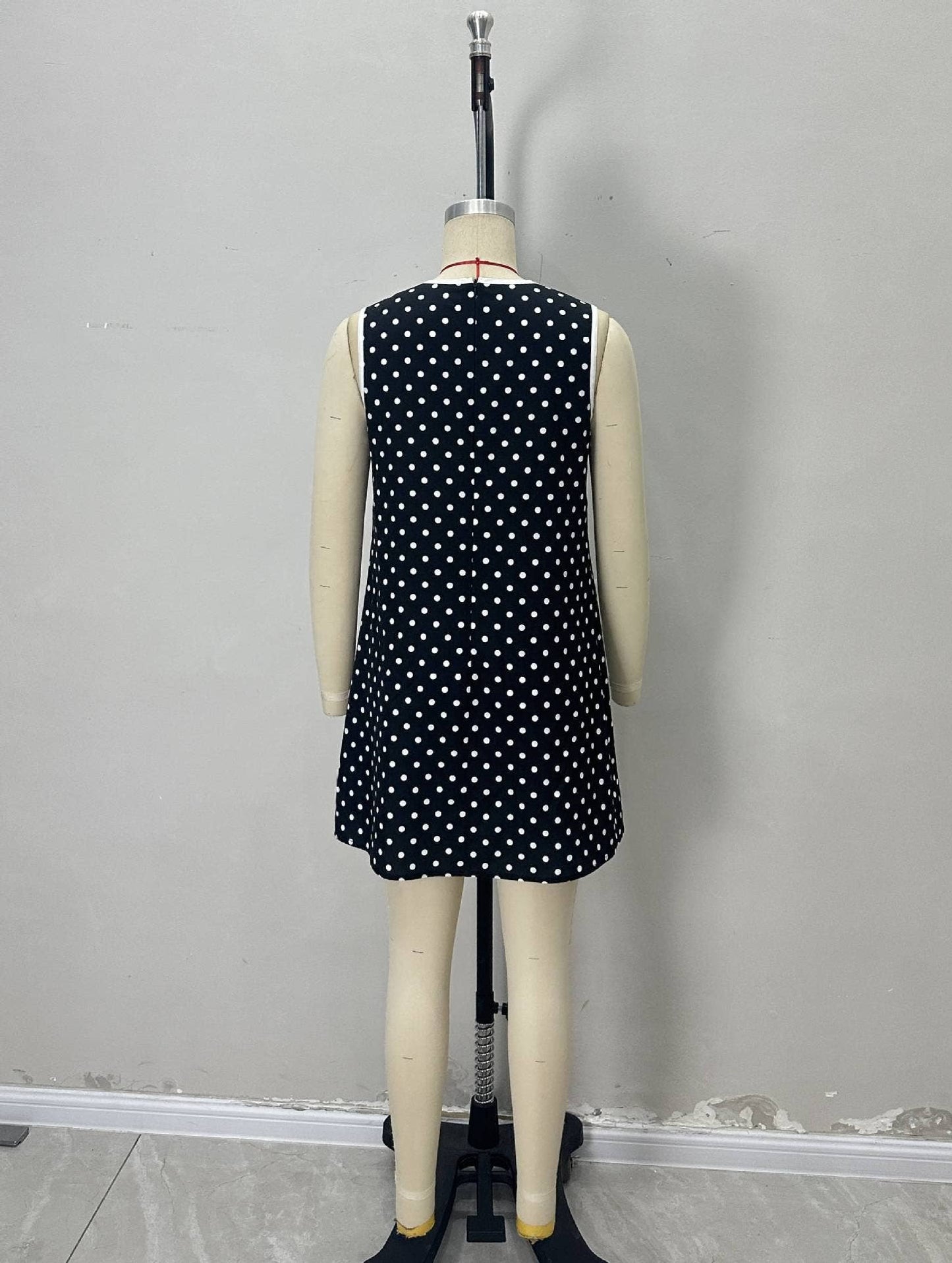 Round-neck sleeveless polka dot loose mini dress