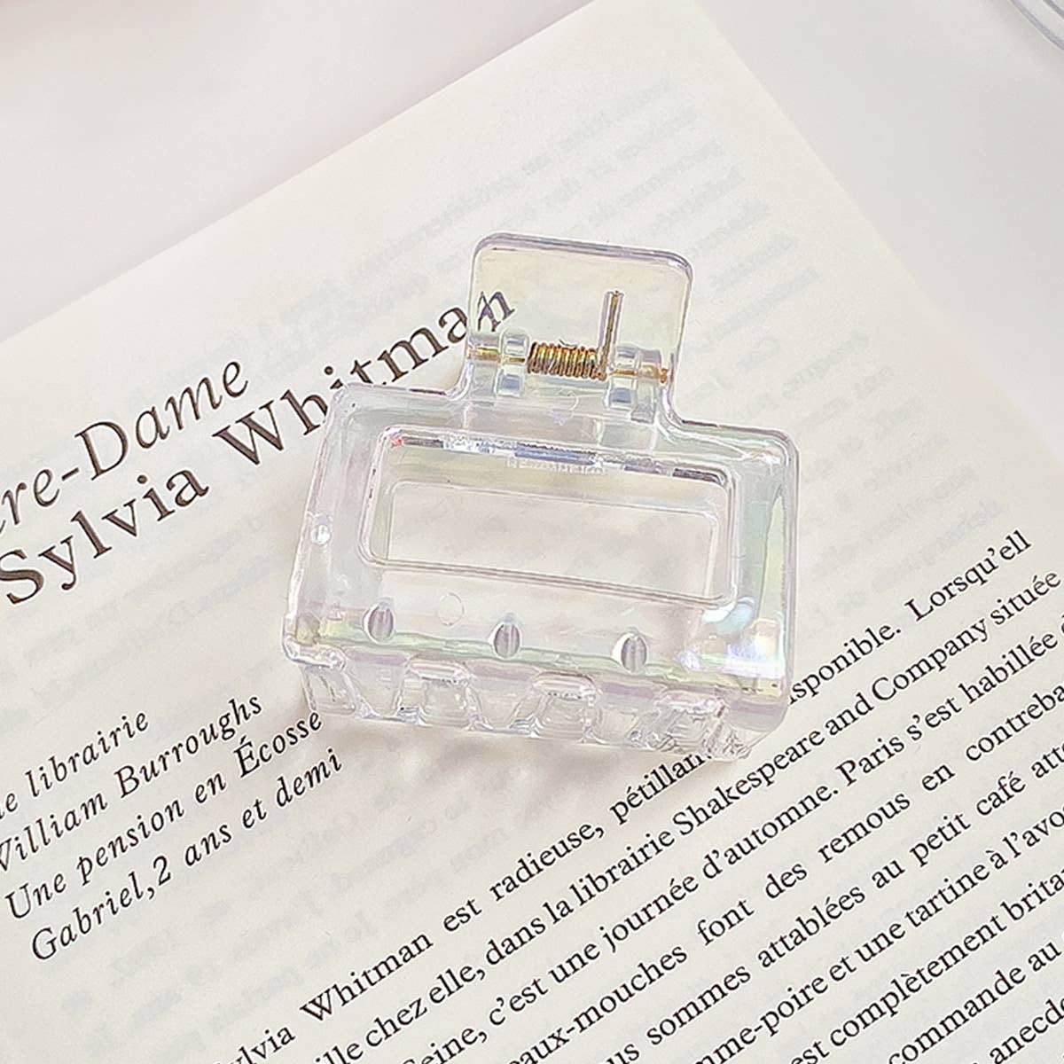 Pearlescent iridescent mermaid princess gripper