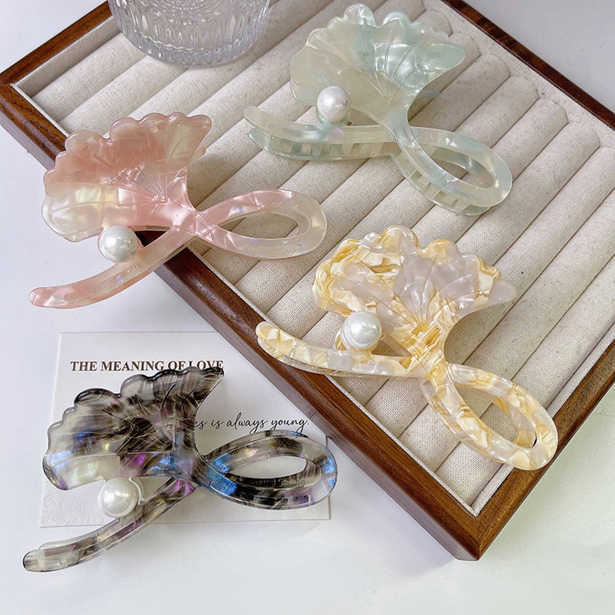 Ginkgo Leaf Pearl Hair Claw, Elegant French Clip_CWAHA1347