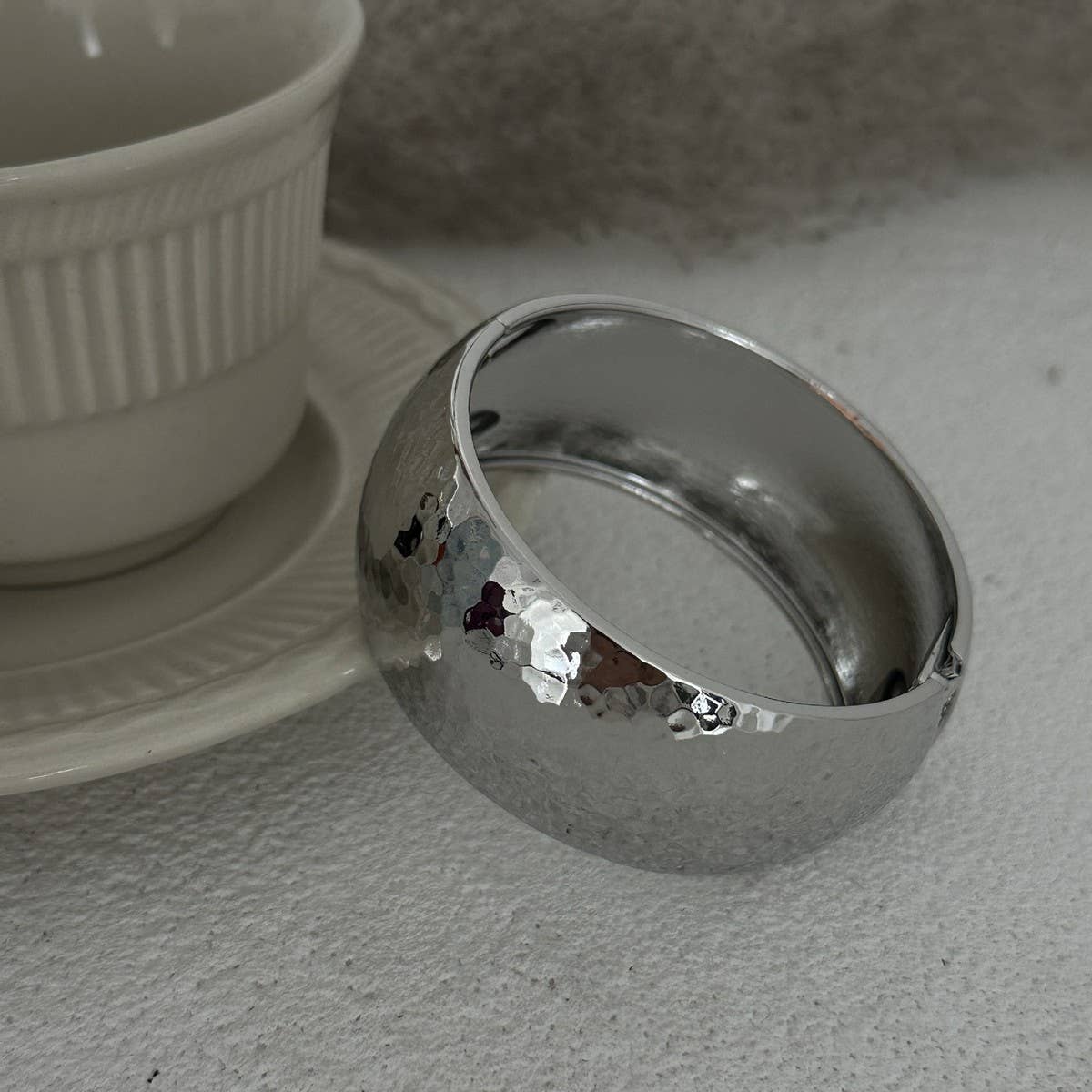 Hip-Hop Glossy Spring Cuff Bracelet for Womens