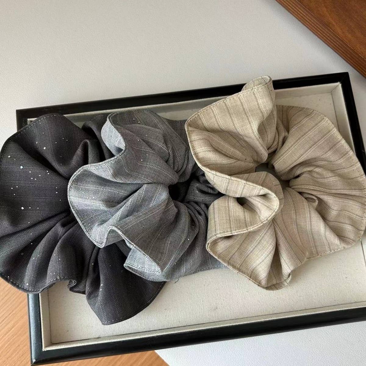 SHINING STRIPED STRIPED COW HAIR SCRUNCHIES