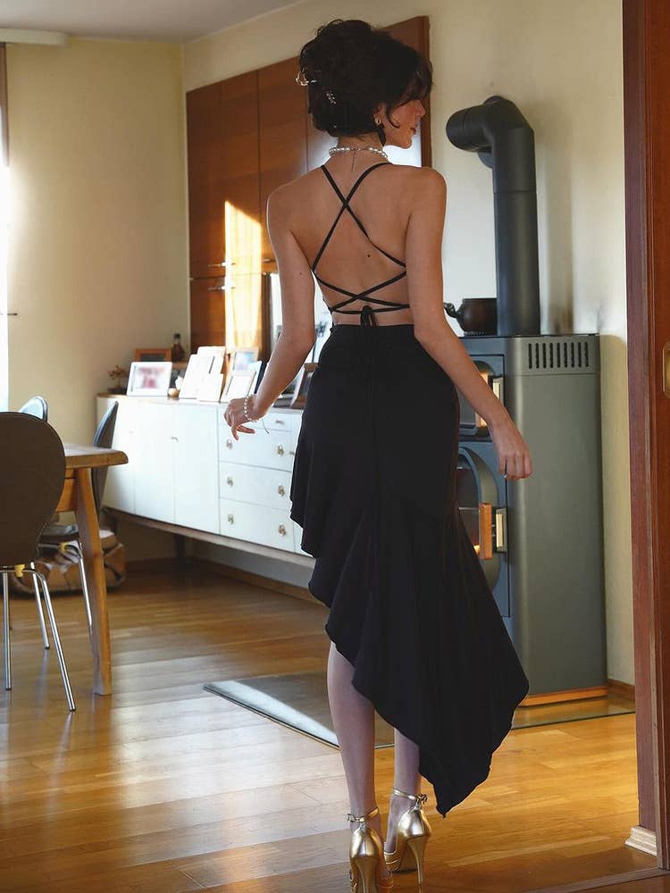 Figure-hugging, pure and body-hugging dress