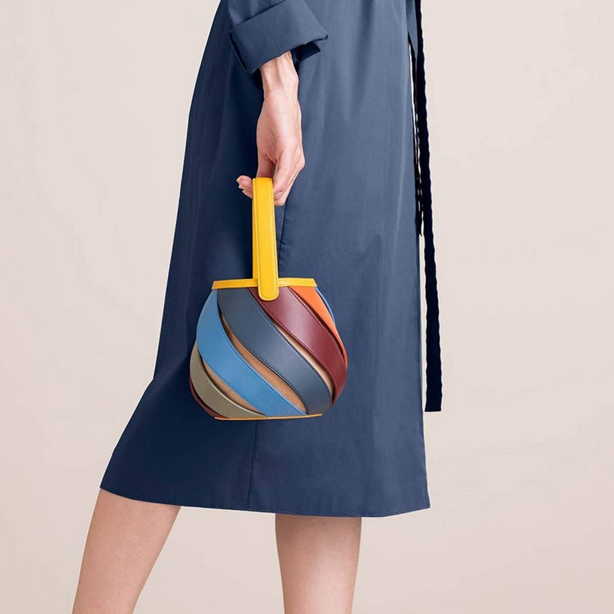 CYLINDRICAL CONTRASTING COLOR PATCHWORK BUCKET BAG_CWAB1929
