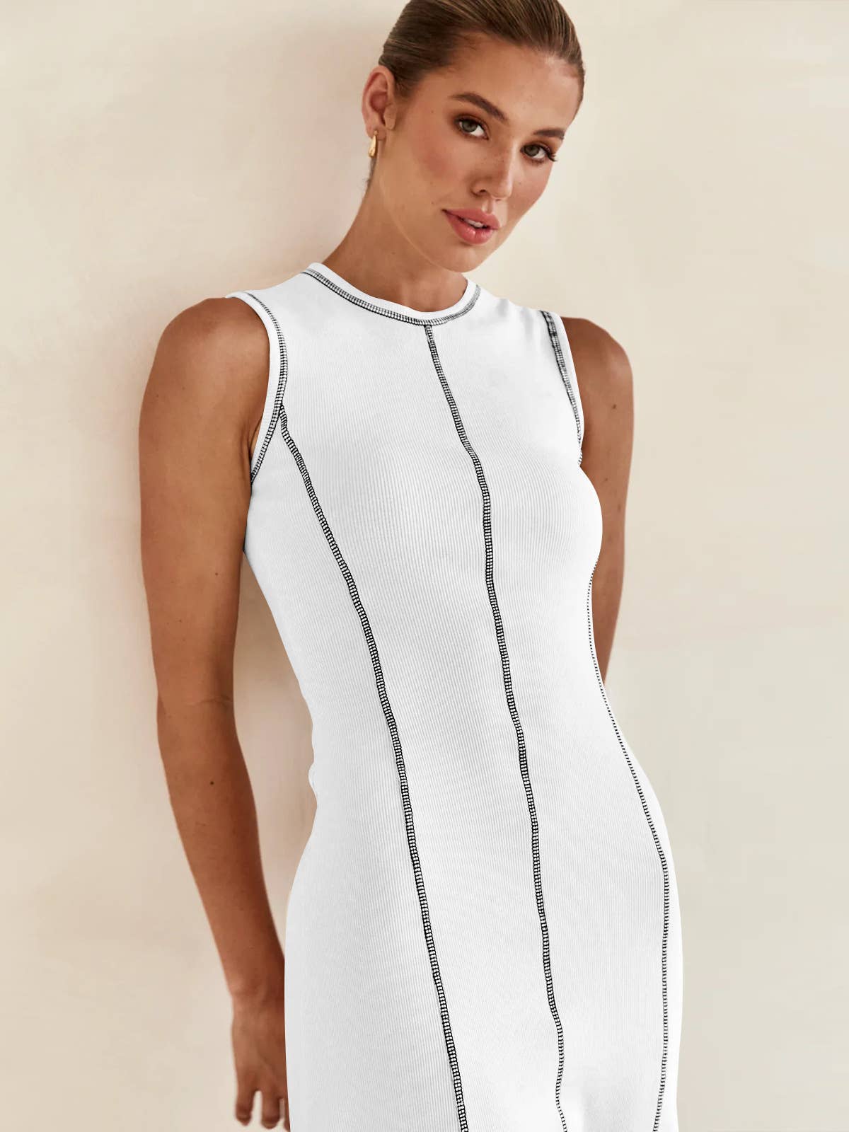 Round-neck sleeveless design long knitted dress