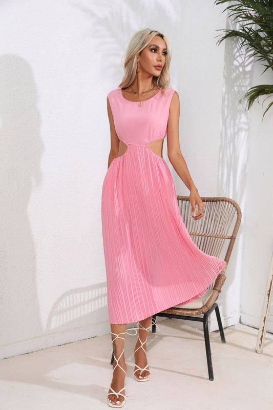 Hollowed-out pleated dress with exposed waist