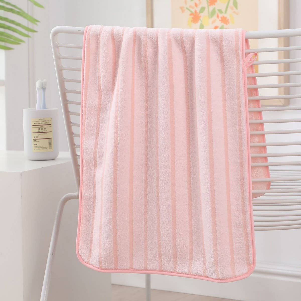 SOFT AND ABSORBENT CORAL FLEECE BATH TOWEL_CWMM2322
