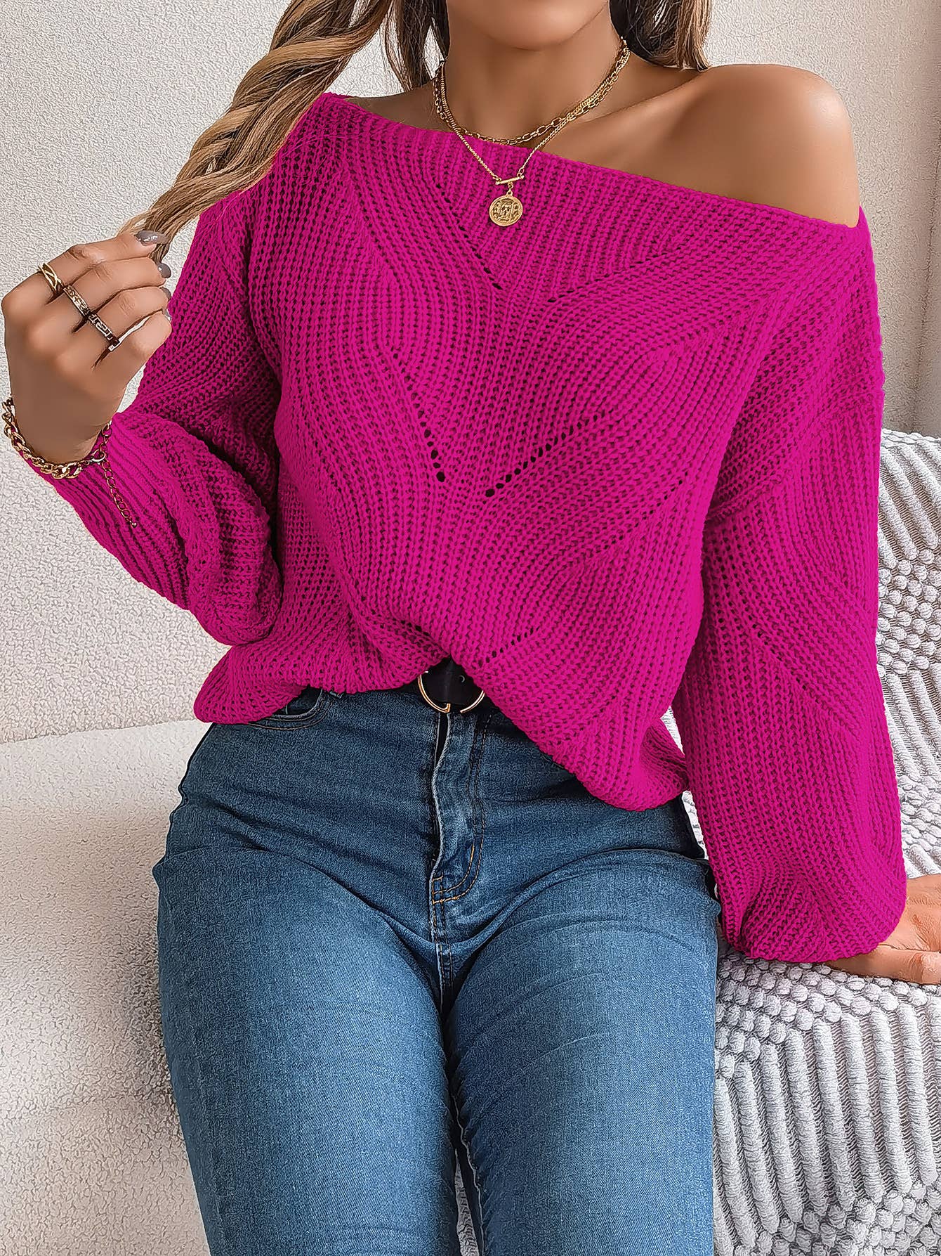 LINE-NECK LANTERN SLEEVE KNIT SWEATER