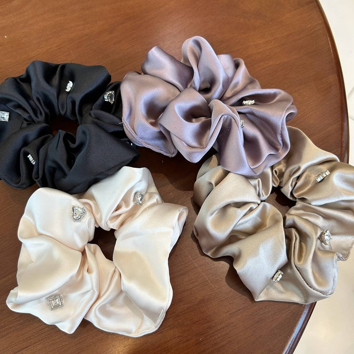 LIGHT LUXURY LOVE LARGE INTESTINE HAIR SCRUNCHIES