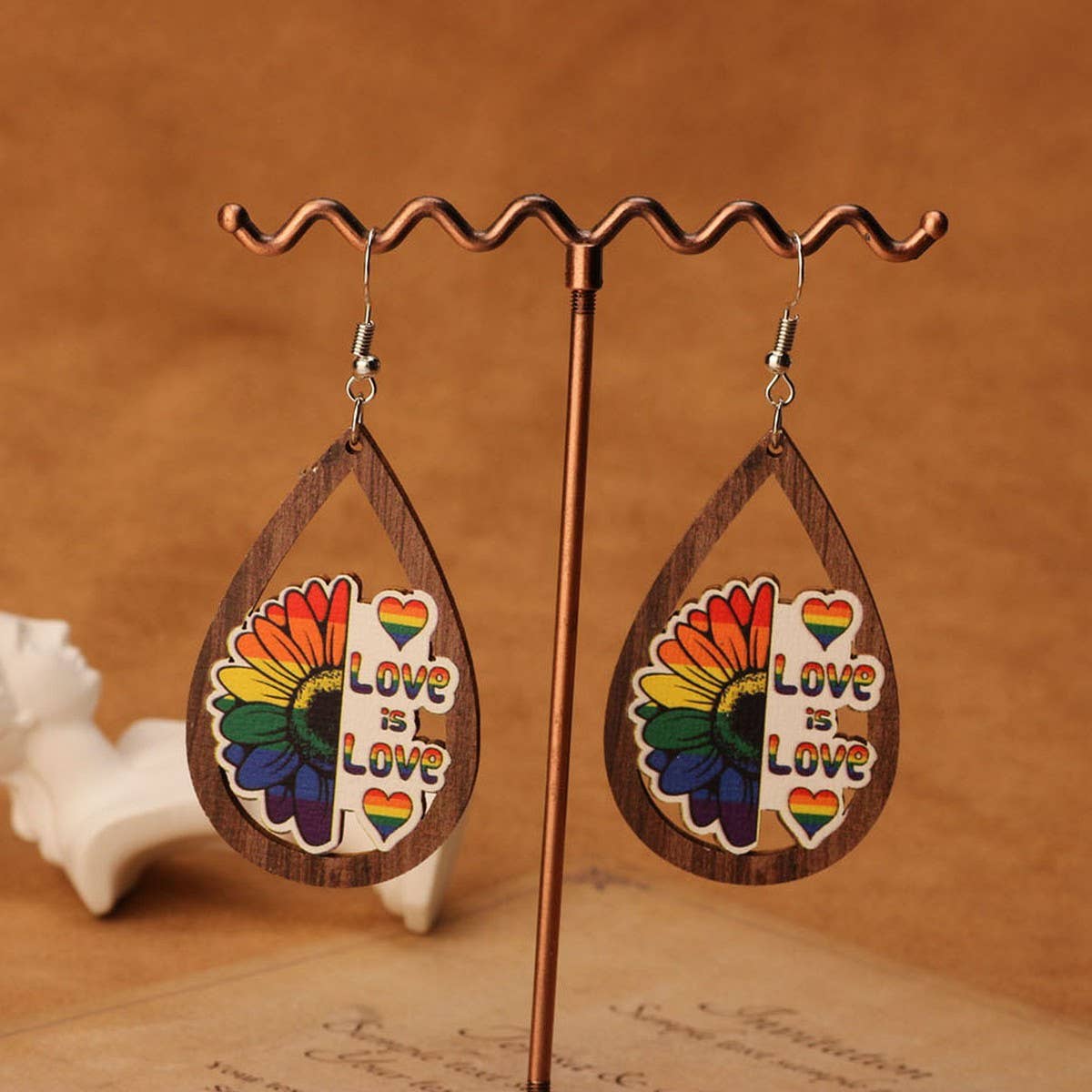 NEW FASHIONABLE WOODEN WATER DROP EARRINGS