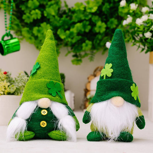 CWMM10348_ST. PATRICKS GNOME SHAMROCK DOLL DECORATION